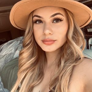 Meet your Posher, Sheila